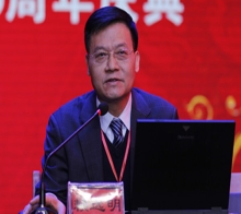 中國科學院院士、西北生態(tài)環(huán)境資源研究院常務副院長、我國著名寒區(qū)土木工程專家、博士生導師賴遠明教授就“寒區(qū)道路熱學特性分析方法和凍害防治技術”?與嘉賓、校友和師生分享了自己獨特的見解