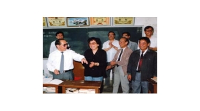 部長黃鎮(zhèn)東、內(nèi)蒙自治區(qū)副主席沈淑濟慰問藏班師生